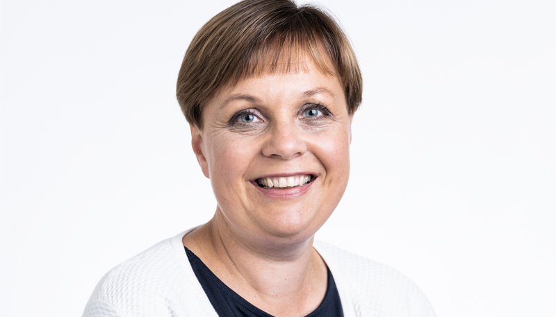 Porträttbild på Elsa Waldensten.
