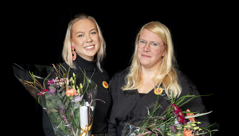 Porträttbild på representanter från biblioteket TioTretton. Fotograf: Lena Mangematin.
