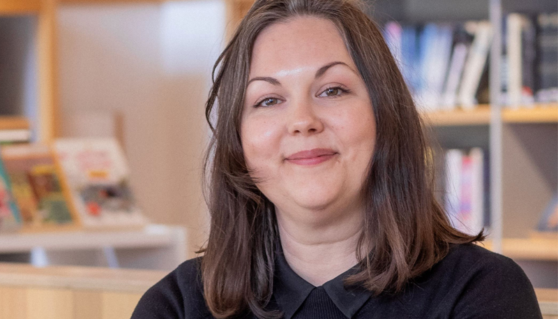Porträttbild på Maria Fredriksson.