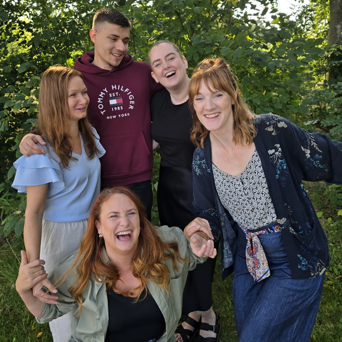 Bild på Katarina Sjöblom, David Stanojevic och Julia Andersson, Berfin Sekerci och Katarina Sanjay Ohlsson.