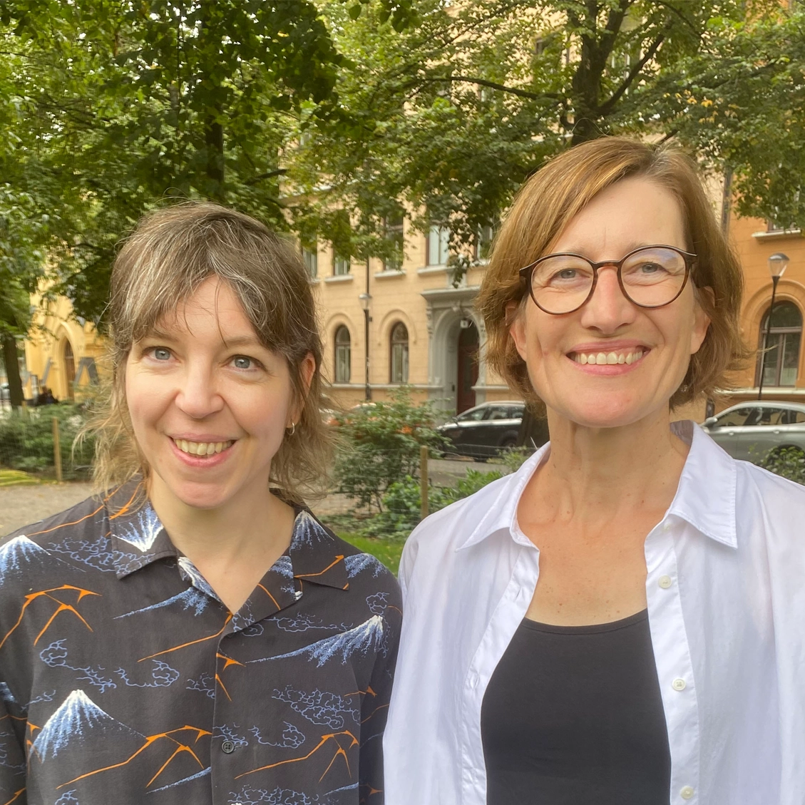 Bild på Joanna Hellgren och Maja Hjertzell.