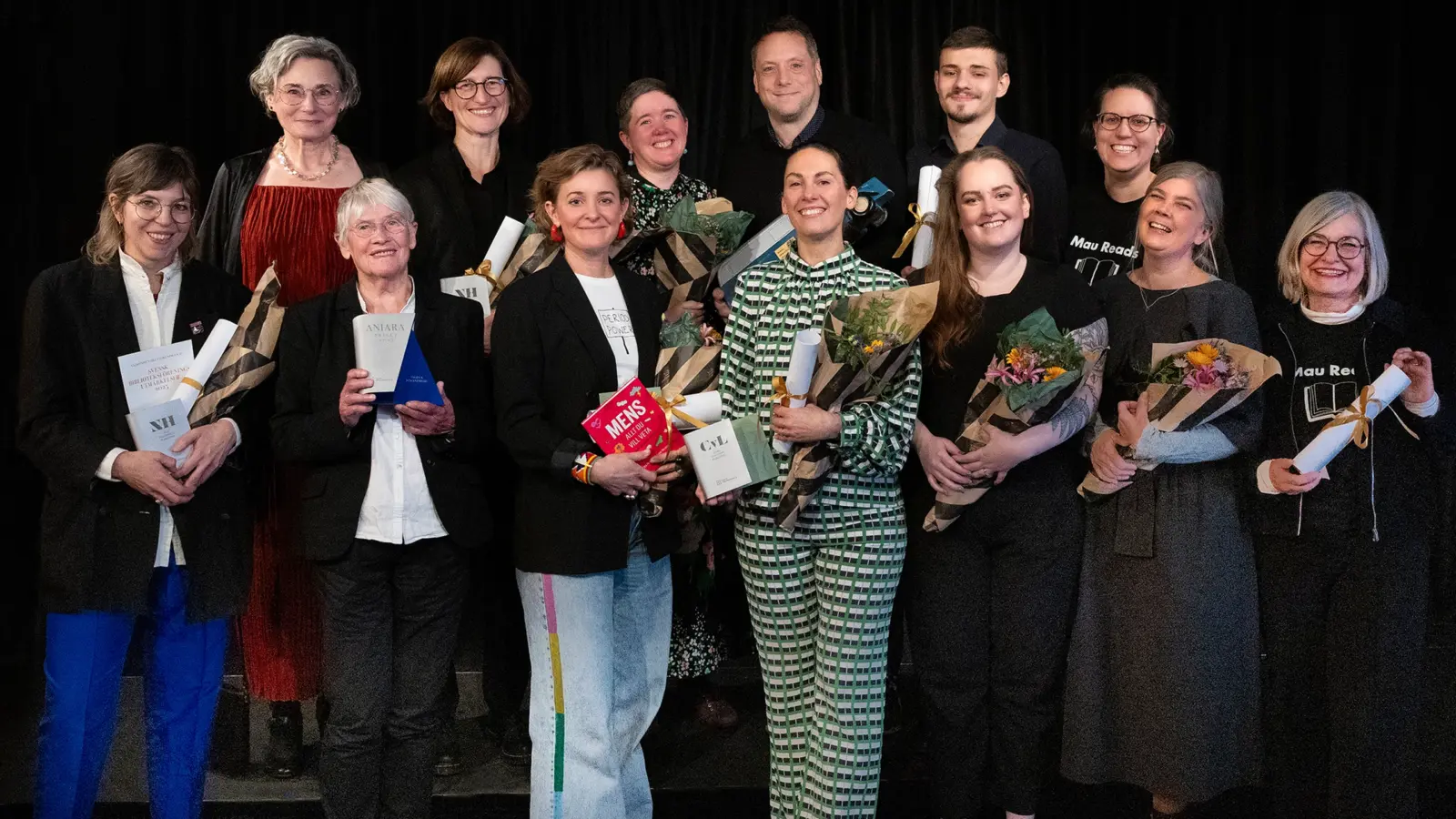 Bild på pristagare 2025 på Svensk biblioteksförenings utmärkelser. Foto: Lena Mangematin.